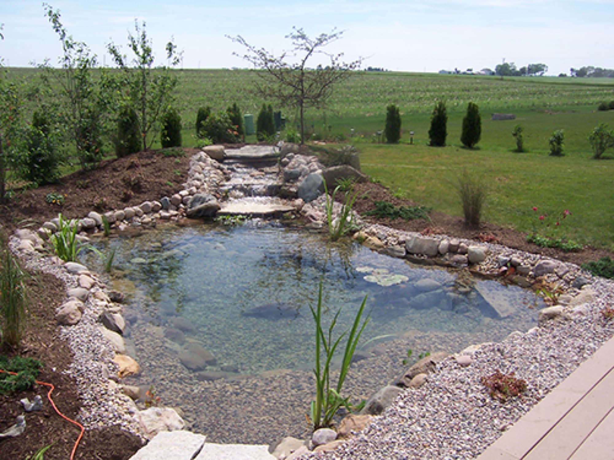 Stonegate Courtyard — photo 1